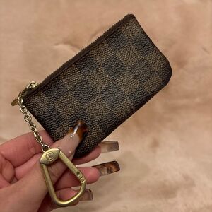 LV key pouch DE